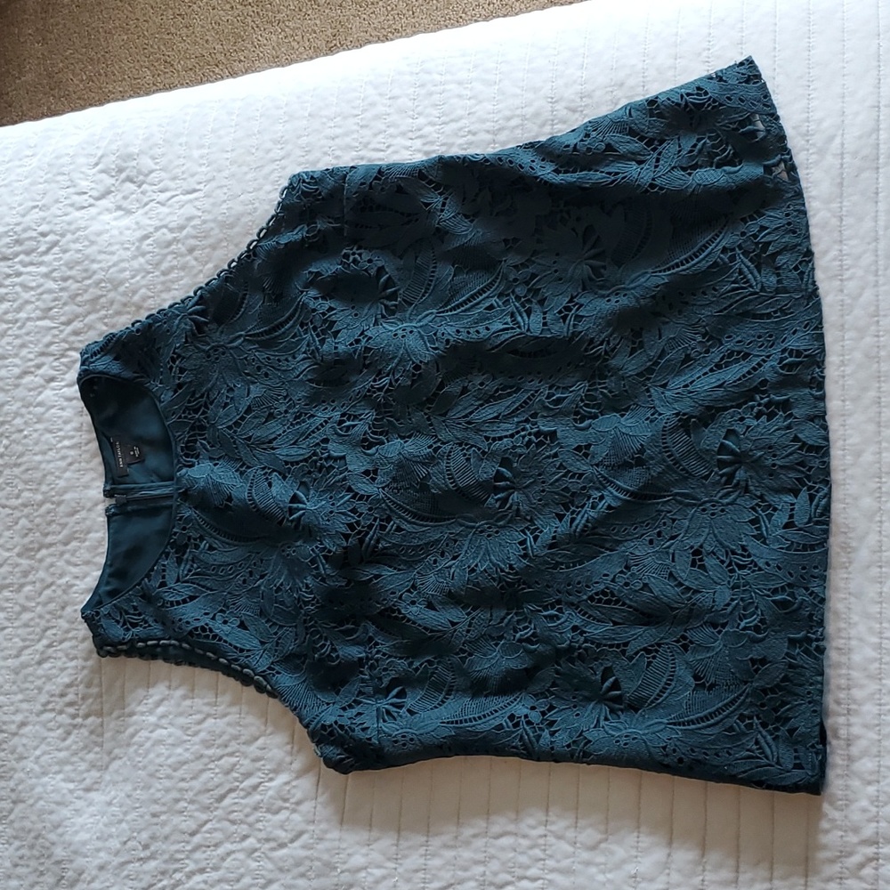 ann taylor dark green lace top with lining size 12